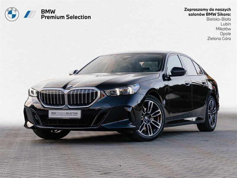 Czarny szafir metalizowany Używany 2024 BMW 520 Comfort Edition Sedan/Limuzyna | 234 900 zł (Super Cena) - Obraz 1/3