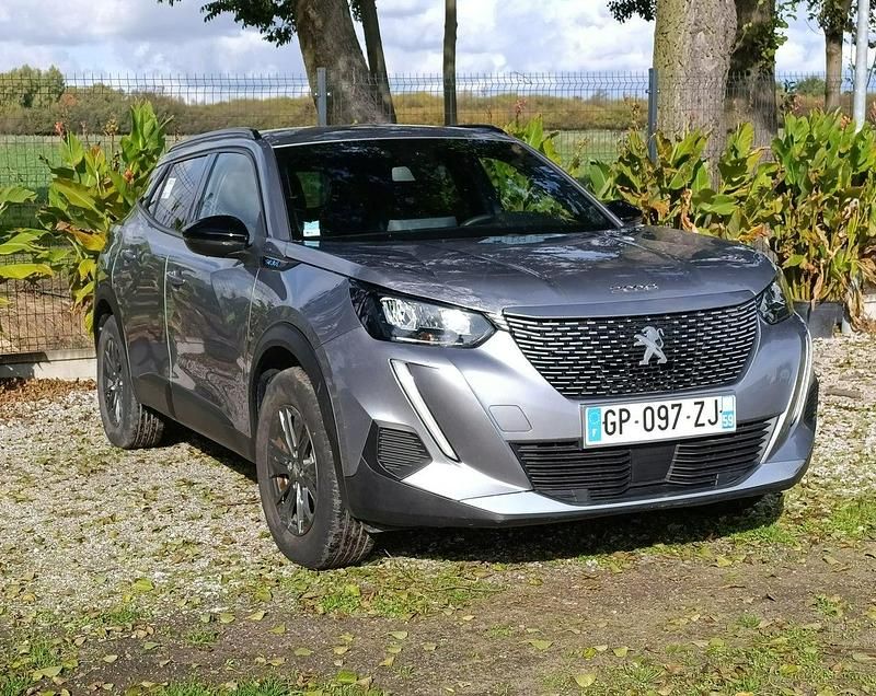 Szary Używany 2023 Peugeot 2008 SUV | 67 999 zł - Obraz 1/4