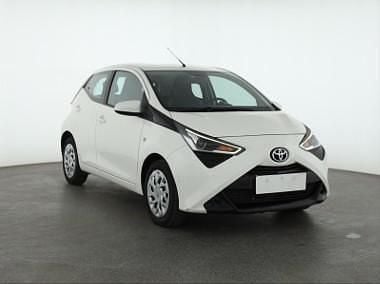 Biały Używany 2021 Toyota Aygo Hatchback | 39 999 zł (Dobra cena) - Obraz 1/4