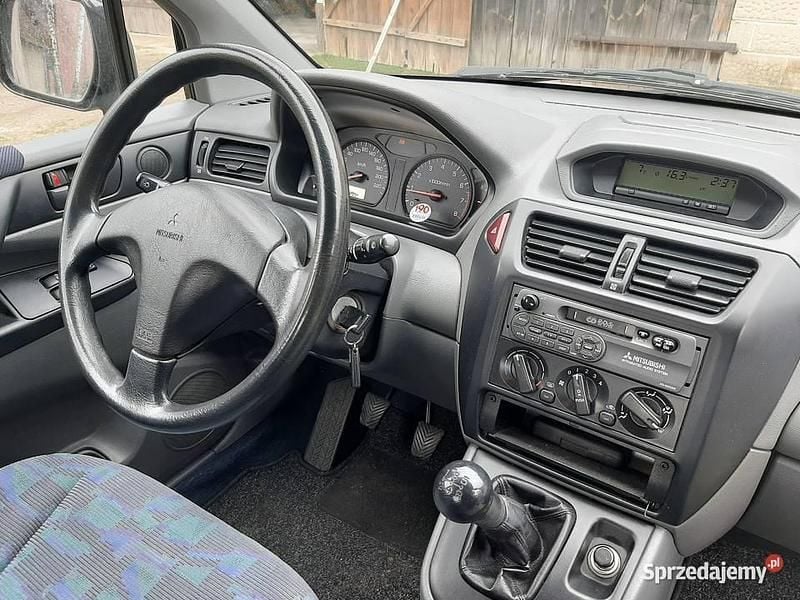 Używany Mitsubishi Space Runner 2000 Minivan