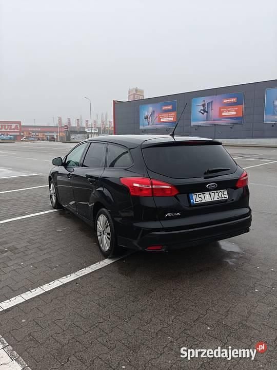 Używany Ford Focus 2016 Czarny Kombi