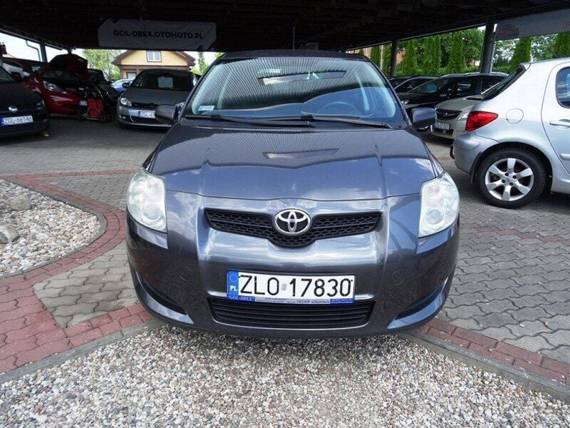 Używany Toyota Auris 90 KM (66 kW) 2009 Inny (metalik) Hatchback
