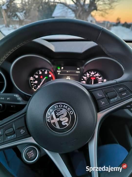 Używany Alfa Romeo Stelvio 280 KM (205 kW) 2019 Czarny SUV