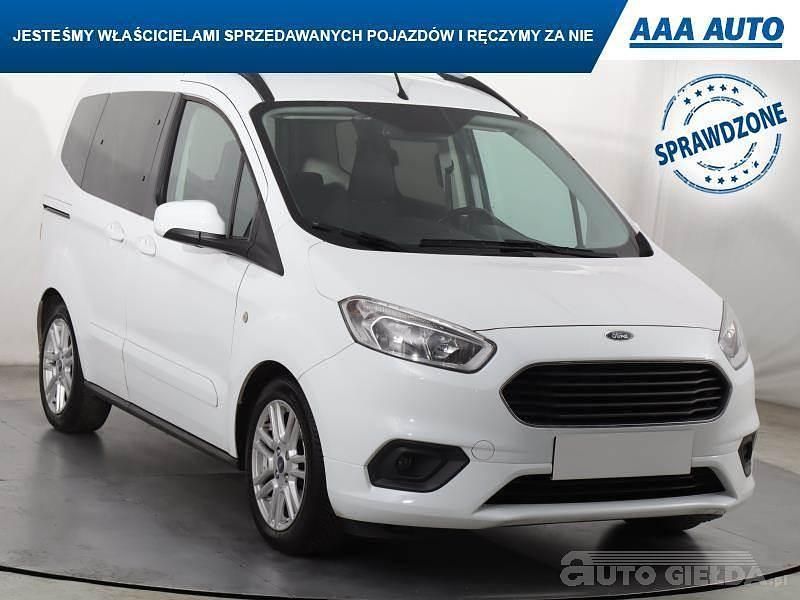 Używany Ford Tourneo Courier 2018 Biały Minivan
