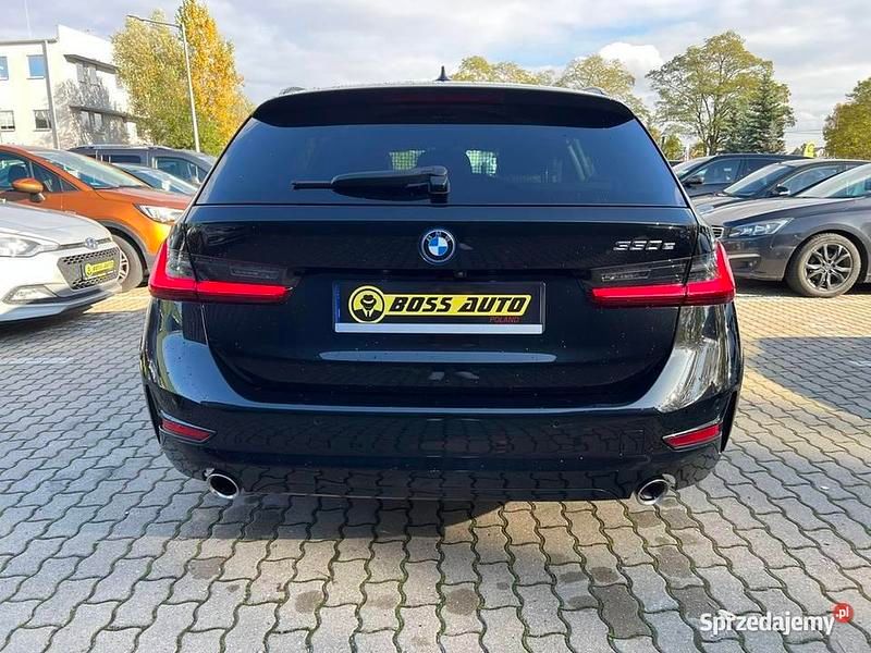 Używany BMW 330e 292 KM (214 kW) 2022 Czarny Kombi