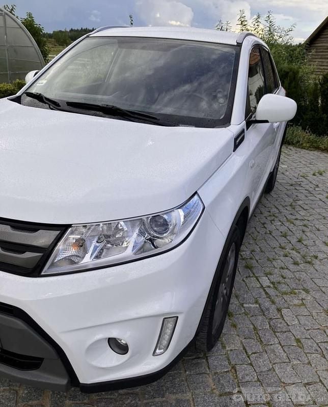 Biały Używany 2017 Suzuki Vitara SUV | 49 700 zł (Uczciwa cena) - Obraz 1/4