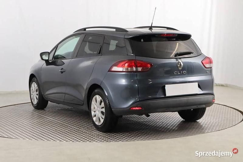 Używany Renault Clio GrandTour 90 KM (66 kW) 2017 Szary Kombi