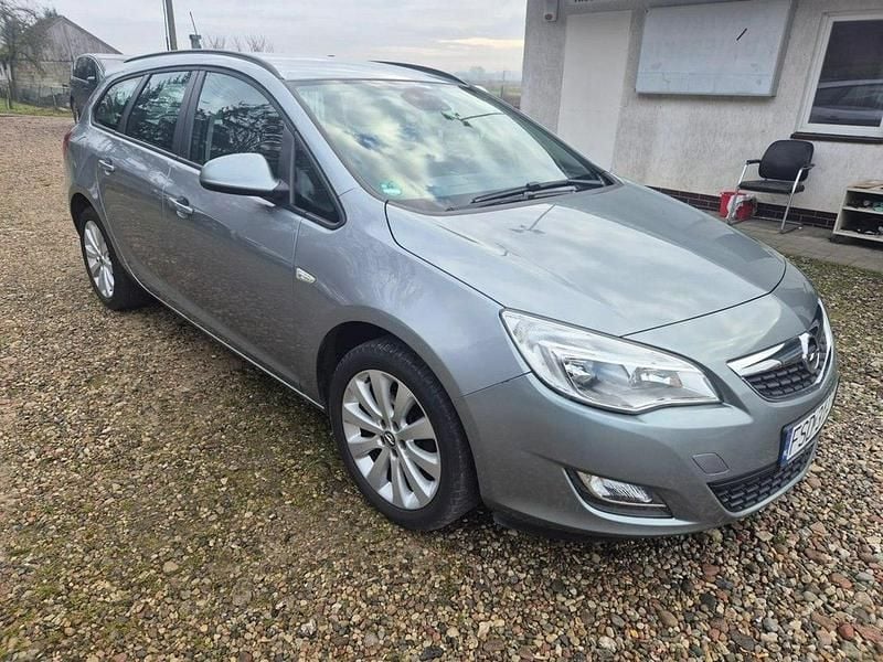 Używany Opel Astra 100 KM (73 kW) 2011 Szary (metalik) Kombi