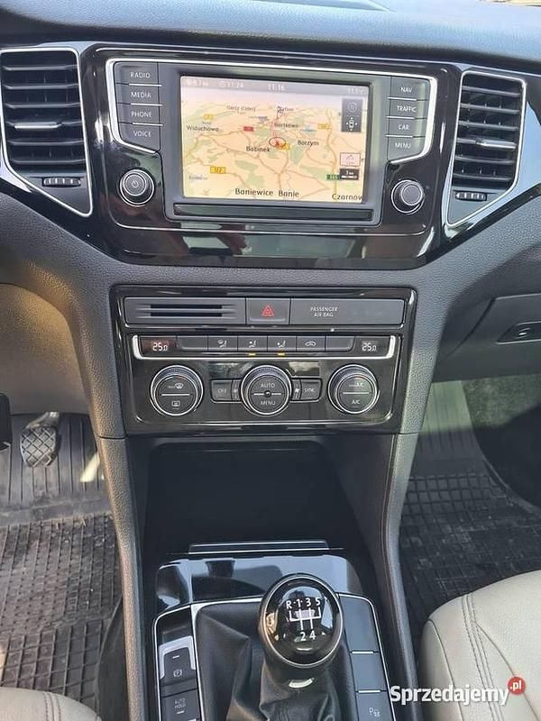 Używany VW Golf Sportsvan Comfortline 2015 Granatowy Minivan