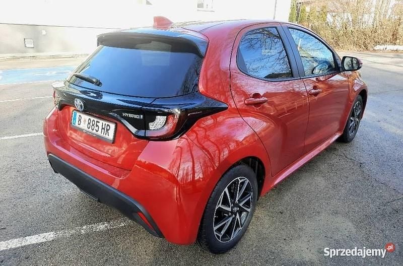 Używany Toyota Yaris Hybrid Executive 2023 Bordowy Hatchback