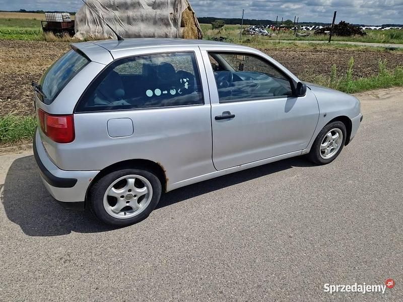 Używany 2001 Seat Ibiza Hatchback | 3000 zł - Obraz 1/4
