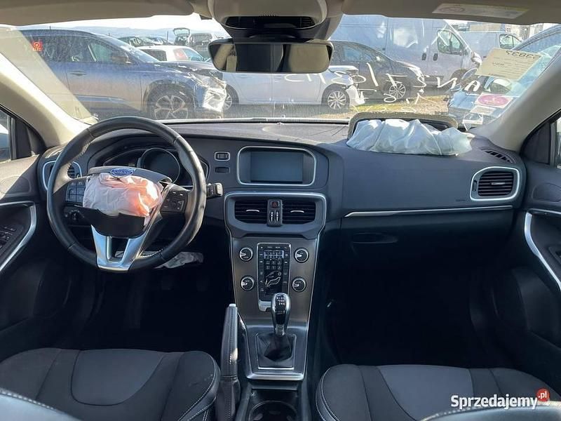 Używany Volvo V40 Momentum 2015 Szary Kombi