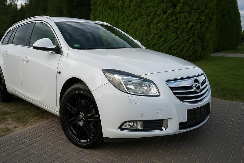 Używany Opel Insignia 2010 Biały Kombi
