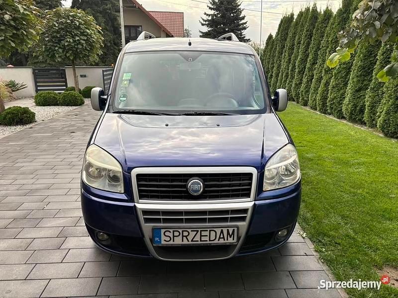 Granatowy Używany 2008 Fiat Doblò Minivan | 12 900 zł (Uczciwa cena) - Obraz 1/4