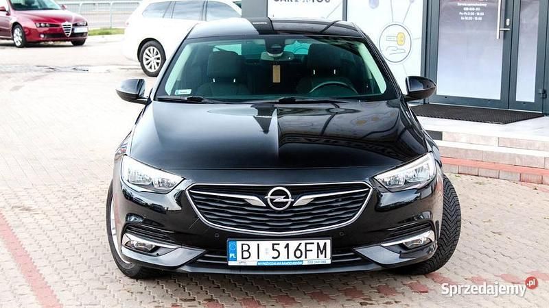 Używany Opel Insignia 170 KM (125 kW) 2019 Czarny Sedan/Limuzyna