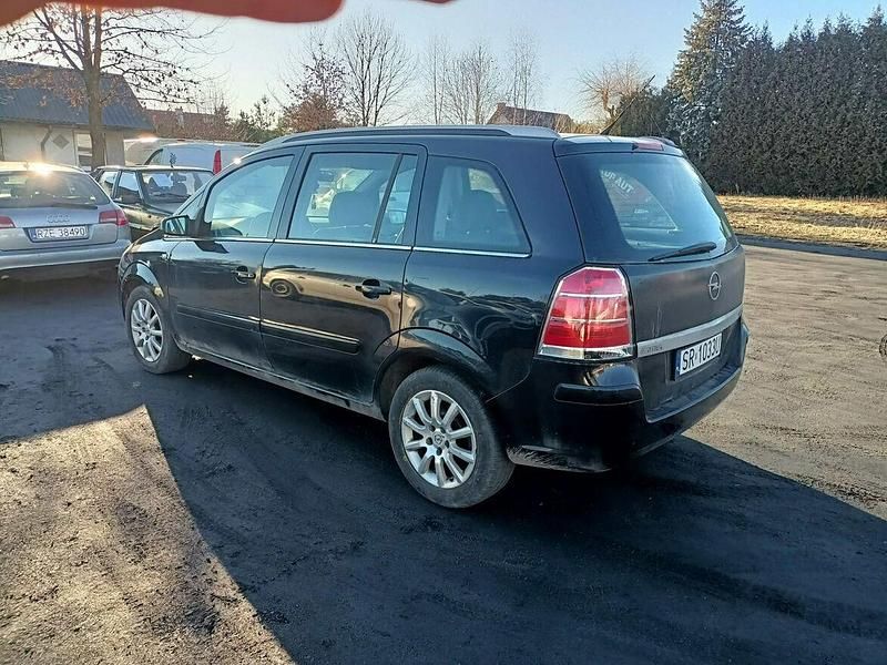 Używany Opel Zafira 2006 Czarny Minivan