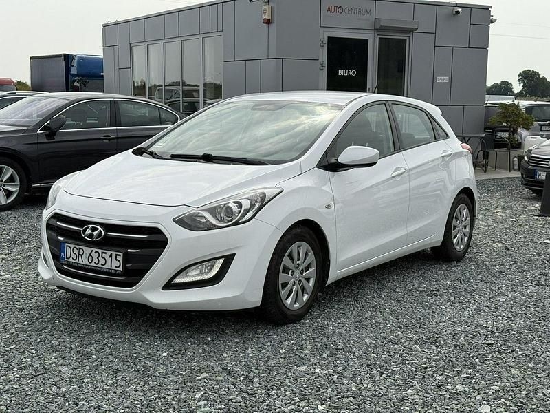 Biały Używany 2016 Hyundai i30 Hatchback | 34 900 zł (Uczciwa cena) - Obraz 1/4