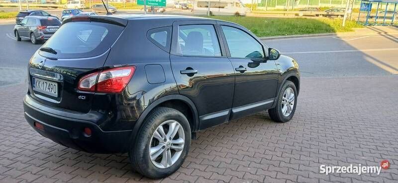 Używany Nissan Qashqai 110 KM (80 kW) 2012 Czarny SUV