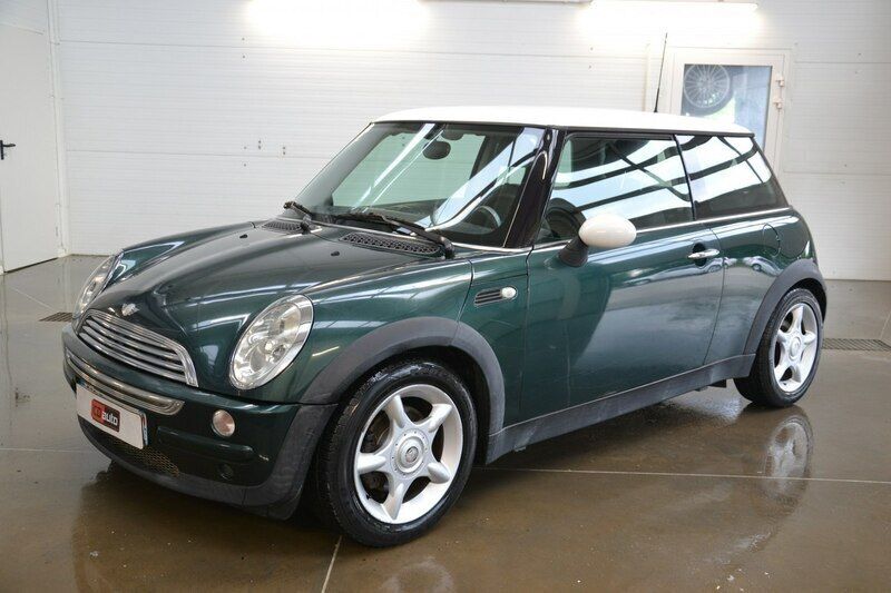 Używany Mini Cooper 116 KM (85 kW) 2002 Zielony ciemny (metalik) Hatchback