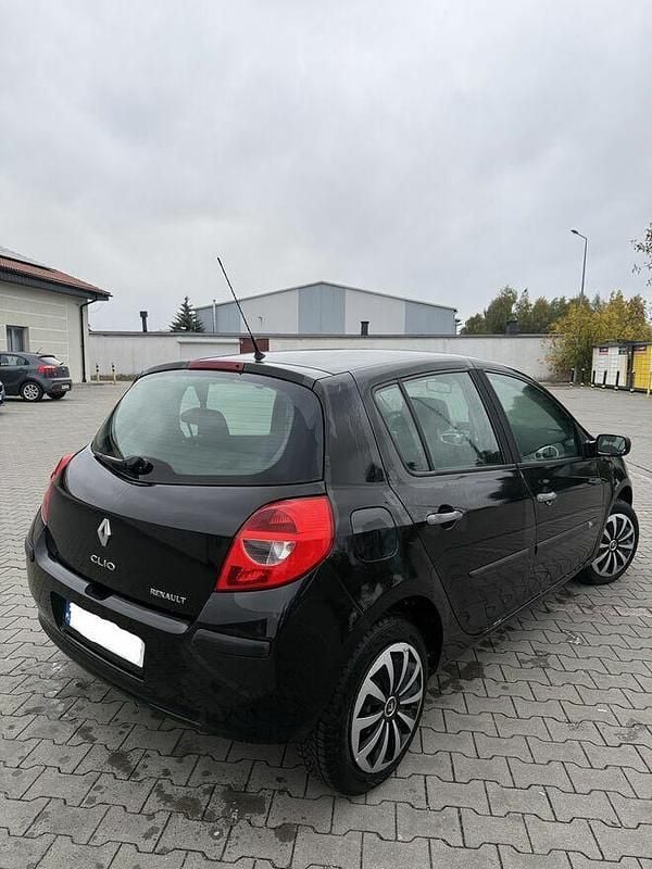 Czarny Używany 2006 Renault Clio III Dynamique Hatchback | 7500 zł (Uczciwa cena) - Obraz 1/4