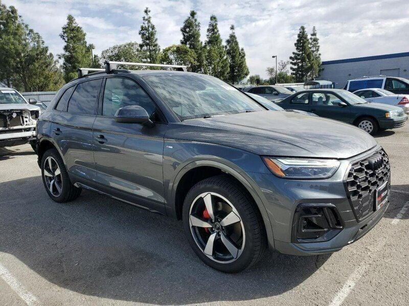 Szary Używany 2023 Audi Q5 SUV | 129 930 zł - Obraz 1/4