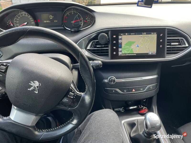 Używany Peugeot 308 120 KM (88 kW) 2017