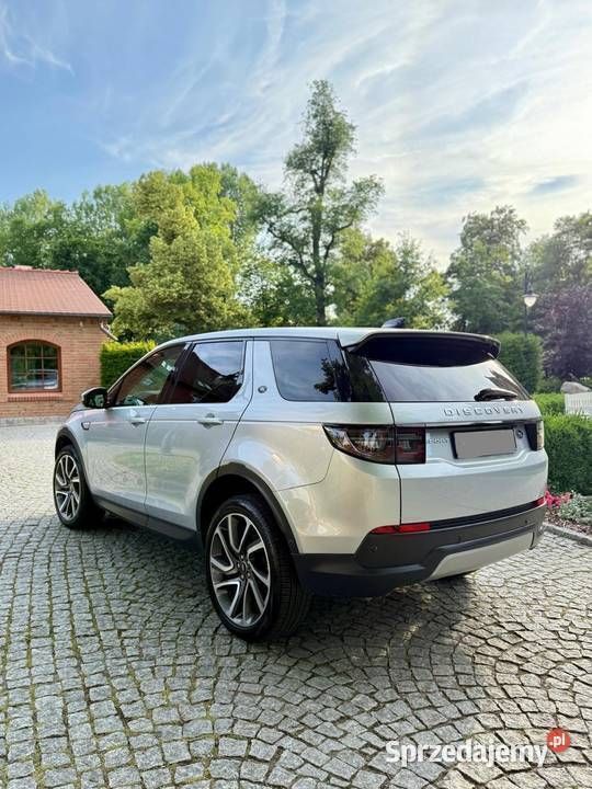 Srebrny Używany 2021 Land Rover Discovery Sport SUV | 116 900 zł (Uczciwa cena) - Obraz 1/4