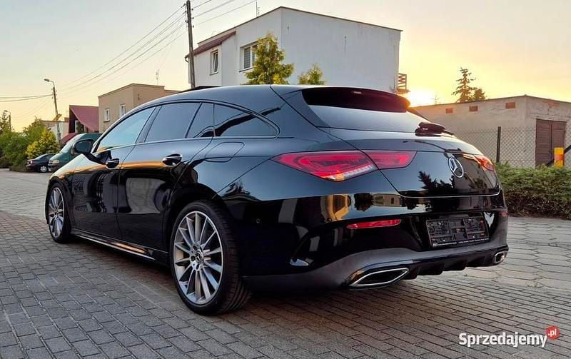 Czarny Używany 2020 Mercedes CLA200 AMG line Kombi | 69 900 zł - Obraz 1/4