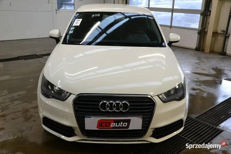 Kremowy Używany 2010 Audi A1 Hatchback | 14 800 zł - Obraz 1/4
