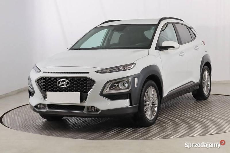 Używany Hyundai Kona 120 KM (88 kW) 2020 Biały SUV