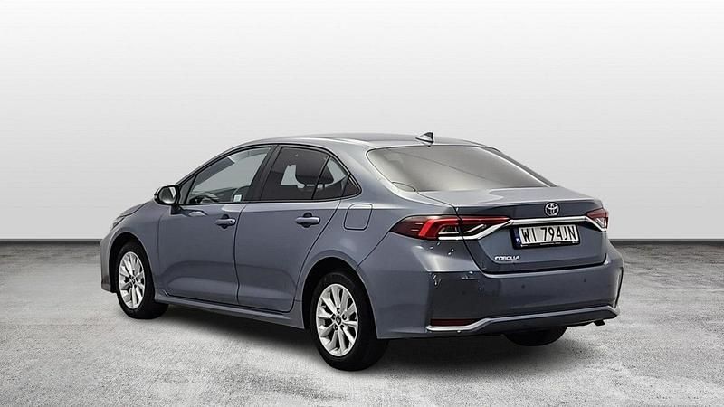 Używany Toyota Corolla Active 132 KM (97 kW) 2019 Niebieski Sedan/Limuzyna