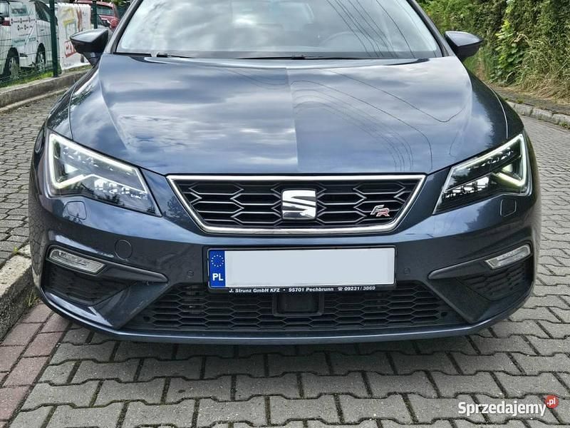 Grafitowy Używany 2019 Seat Leon FR Kombi | 67 500 zł (Uczciwa cena) - Obraz 1/4