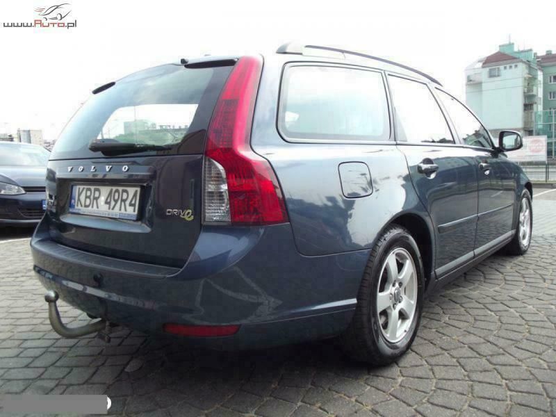 Używany Volvo V50 110 KM (80 kW) 2010 Niebieski (metalik) Kombi
