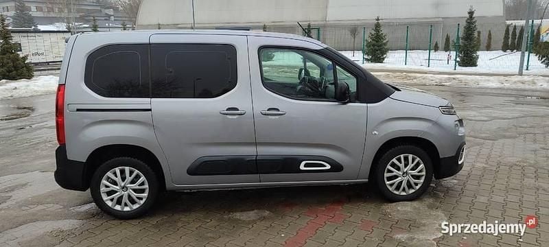 Używany Citroën Berlingo 2022 Srebrny Minivan