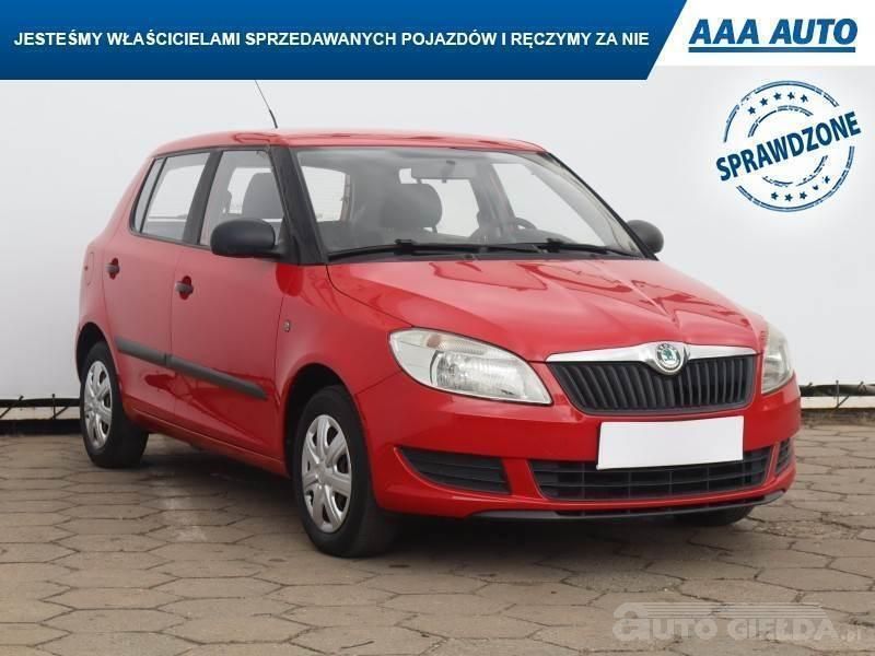 Czerwony Używany 2010 Skoda Fabia | 11 999 zł (Uczciwa cena) - Obraz 1/4
