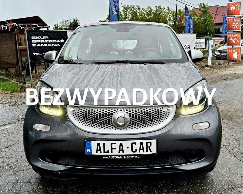 Inny (metalik) Używany 2016 Smart ForFour Hatchback | 24 900 zł - Obraz 1/4