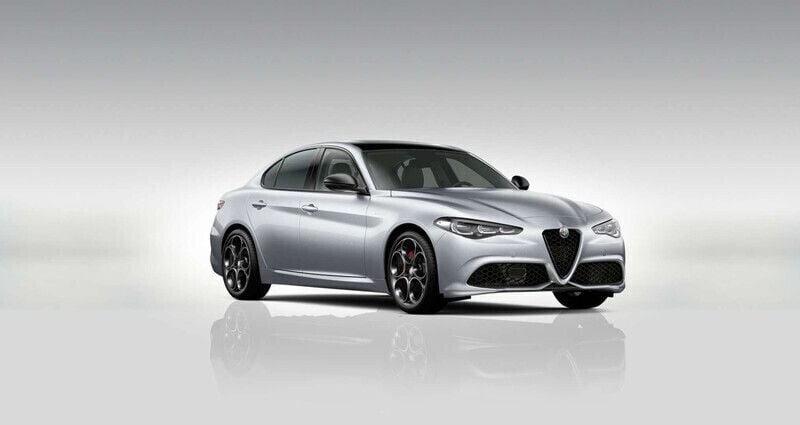 Lakier metalizowany biały moonlight grey Nowe 2025 Alfa Romeo Giulia Veloce Sedan/Limuzyna | 234 700 zł (Dość drogi) - Obraz 1/4
