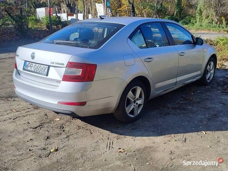 Używany Skoda Octavia Ambition 140 KM (102 kW) 2013 Srebrny Hatchback