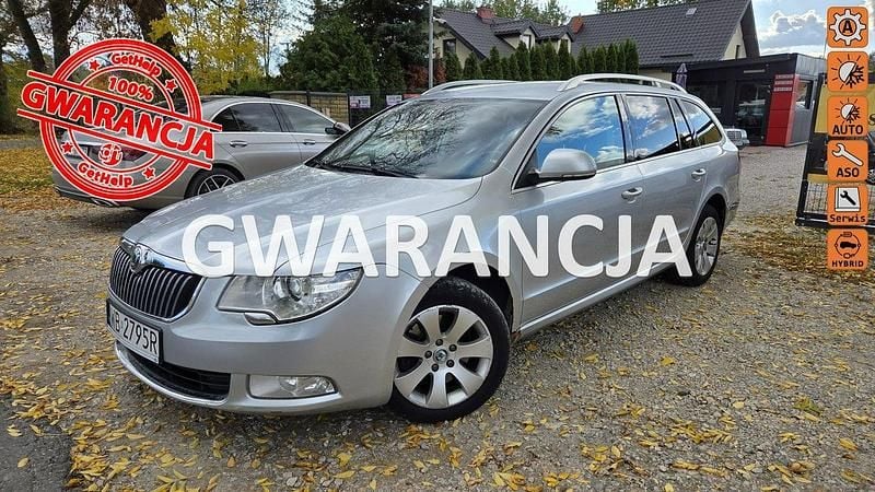 Srebrny Używany 2011 Skoda Superb Kombi | 22 900 zł (Super Cena) - Obraz 1/4