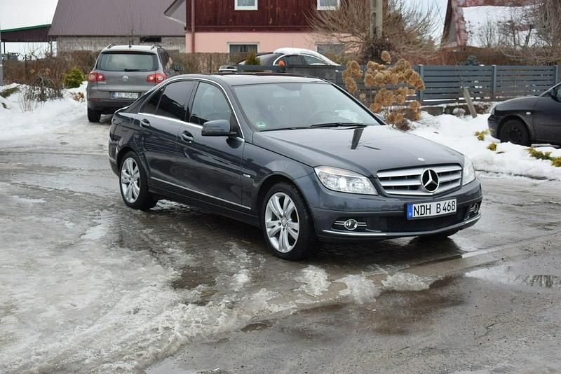 Używany Mercedes C180 155 KM (114 kW) 2010 Szary Sedan/Limuzyna