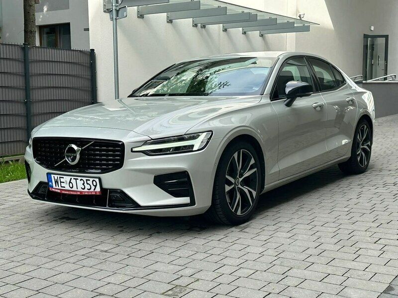 Szary (metalik) Używany 2022 Volvo S60 Sedan/Limuzyna | 166 800 zł (Drogi) - Obraz 1/4