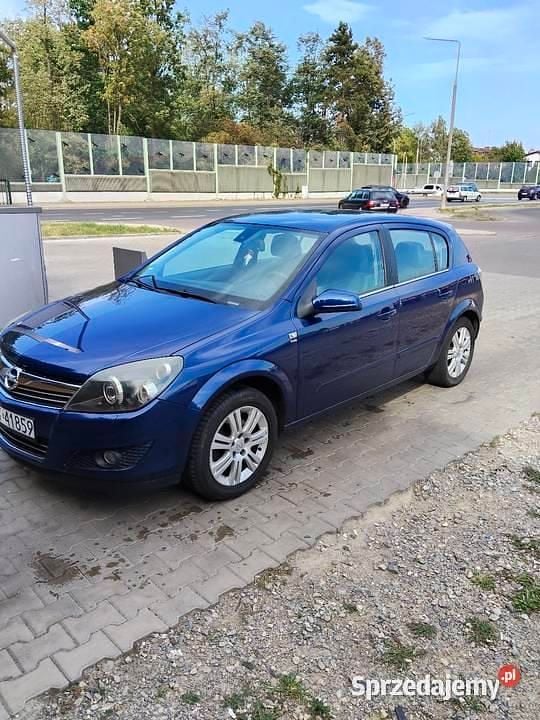 Niebieski Używany 2009 Opel Astra Hatchback | 13 000 zł (Uczciwa cena) - Obraz 1/4