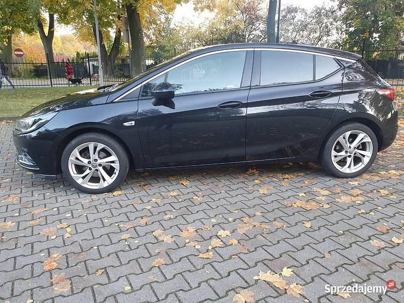 Czarny Używany 2016 Opel Astra Hatchback | 38 900 zł (Uczciwa cena) - Obraz 1/4