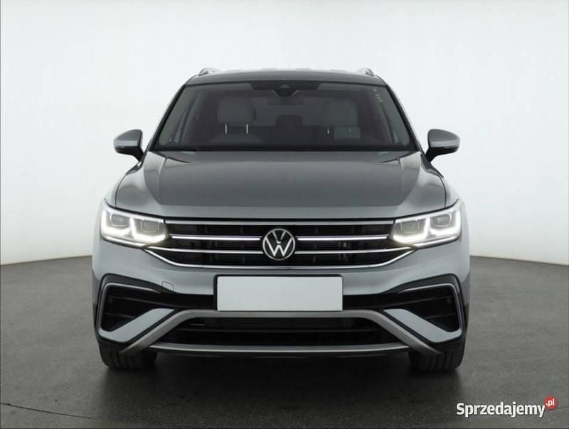 Używany VW Tiguan Allspace 2022 Srebrny SUV