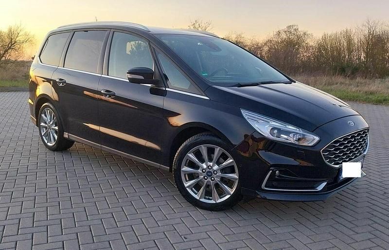 Czarny Używany 2021 Ford Galaxy Vignale Minivan | 99 900 zł - Obraz 1/4