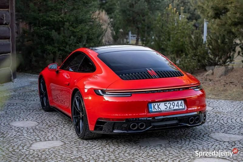 Czerwony Używany 2022 Porsche 992 Coupe | 749 777 zł - Obraz 1/4