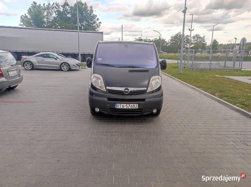 Używany Opel Vivaro 2008 Czarny Minivan