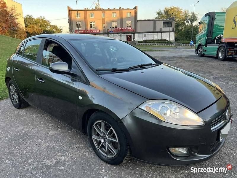 Szary Używany 2009 Fiat Bravo Hatchback | 10 500 zł (Super Cena) - Obraz 1/4