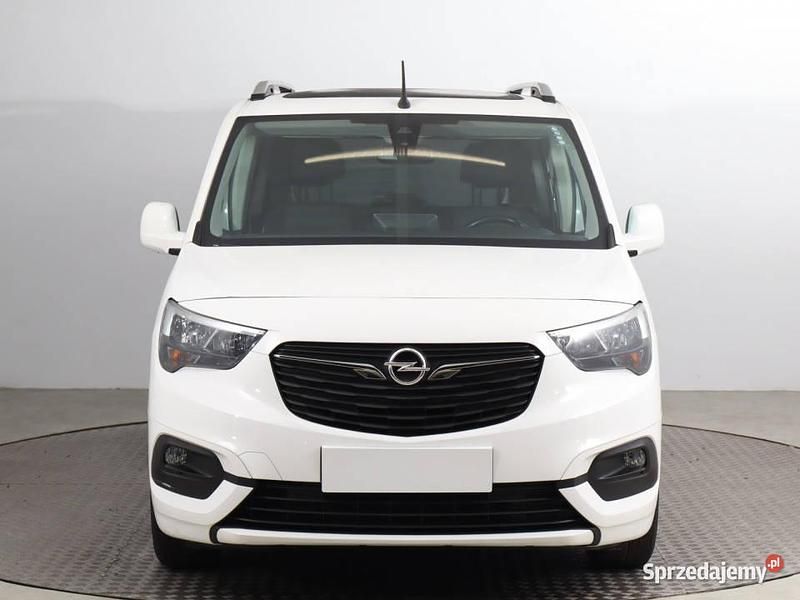 Biały Używany 2019 Opel Combo Pickup | 51 499 zł - Obraz 1/4