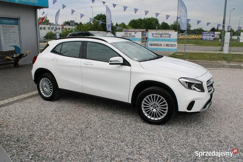Używany Mercedes GLA180 122 KM (89 kW) 2019 Biały SUV
